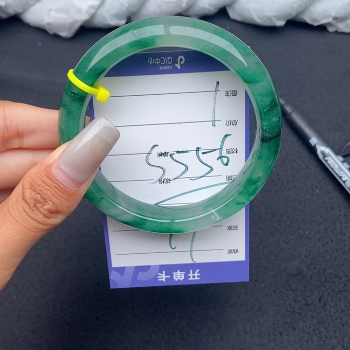 石英质玉（非洲翠）手镯未镶嵌1