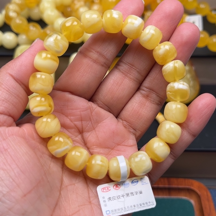 琥珀未镶嵌珠宝奇石M15号10.8+金瓷白妖花