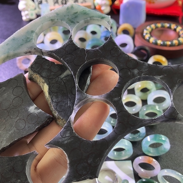 用***6定制翡翠未镶嵌边角