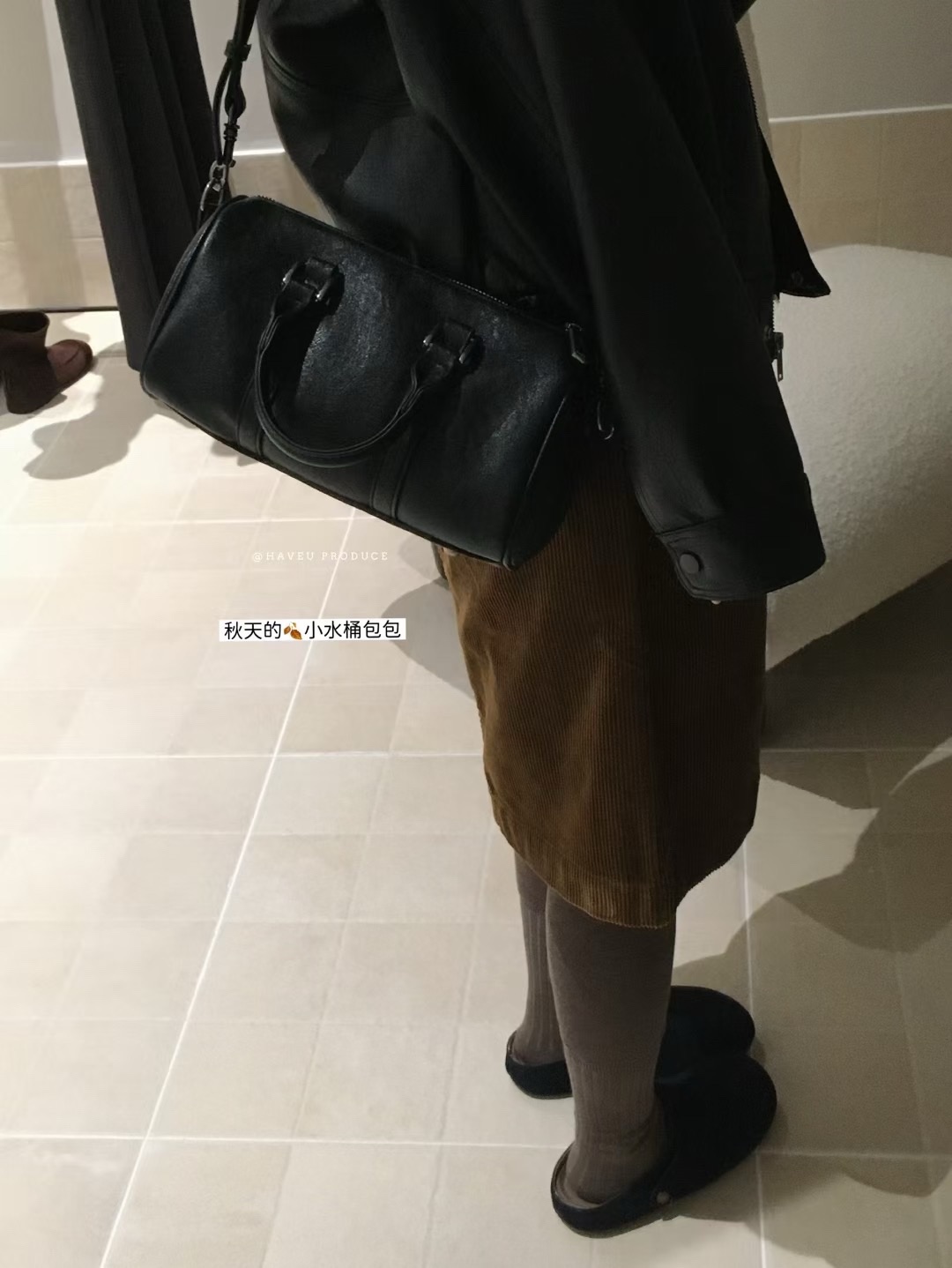 百搭小水桶 容量大大 很能装 日常包包 黑色水桶包皮包