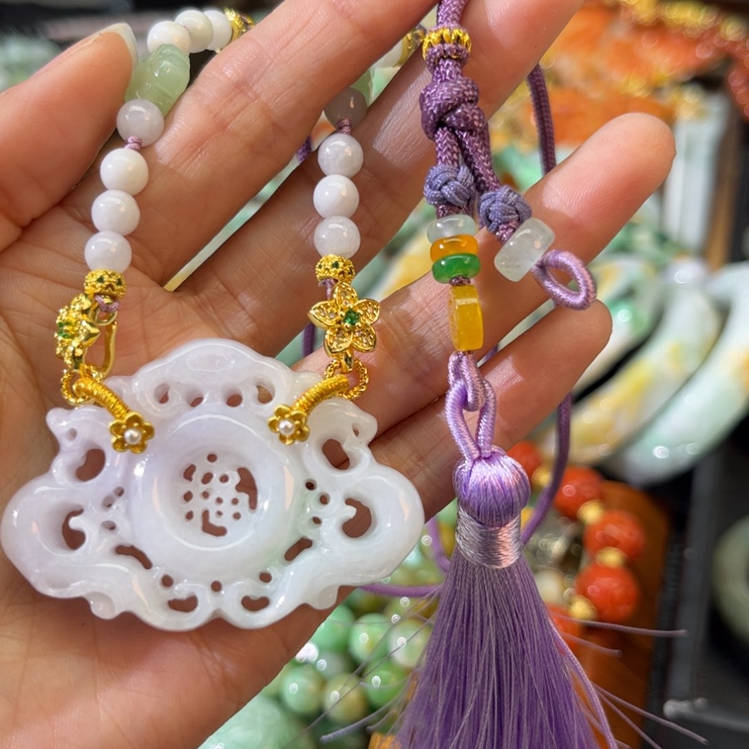 翡翠颈饰未镶嵌待编款