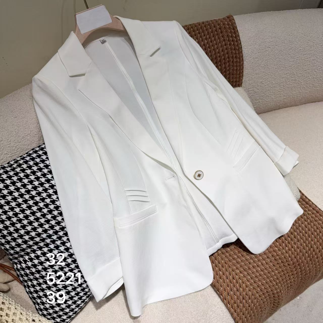 时尚休闲夏款小西装（5221）