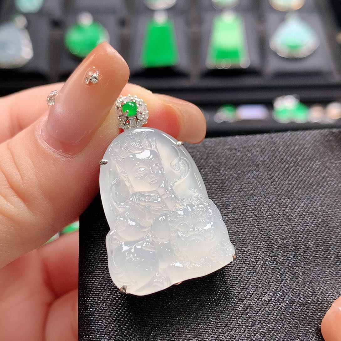 翡翠18K金镶嵌颈饰文殊菩萨