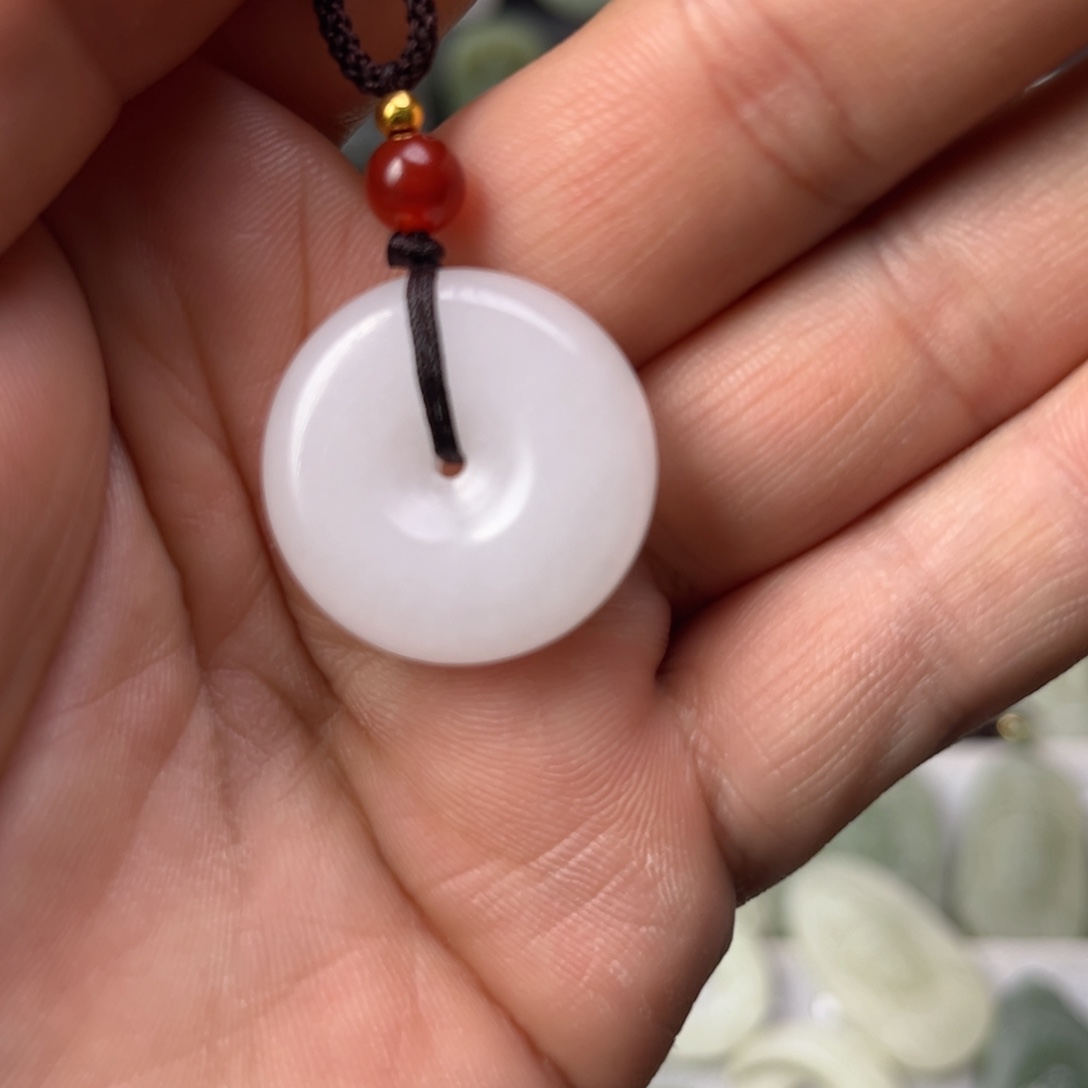 石英质玉（金丝玉）颈饰合金