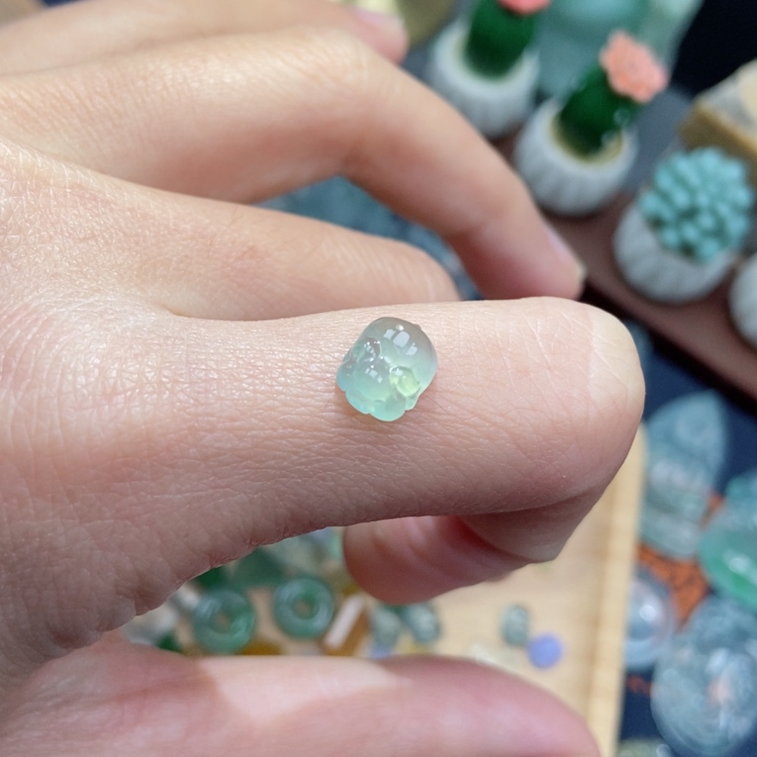 翡翠颈饰未镶嵌翡翠