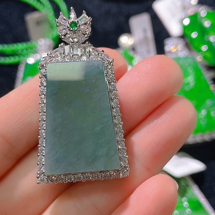 翡翠颈饰未镶嵌46，