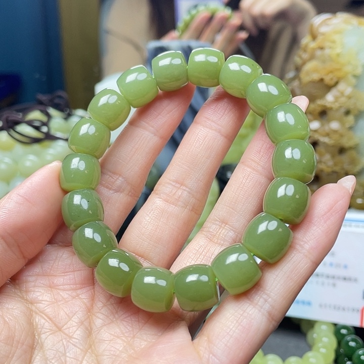 未镶嵌和田玉手链