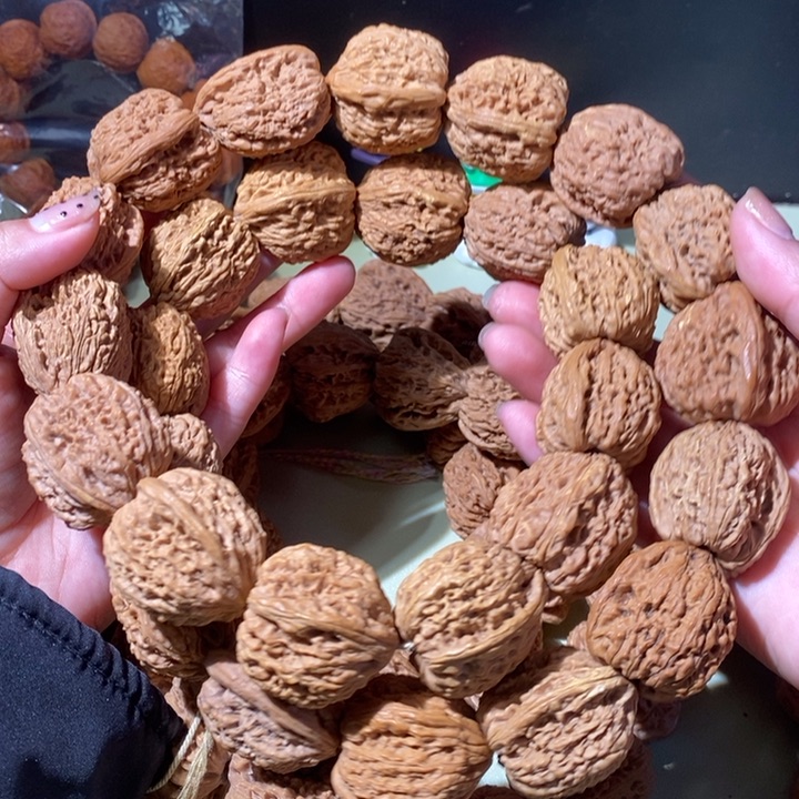 文玩核桃手串……12