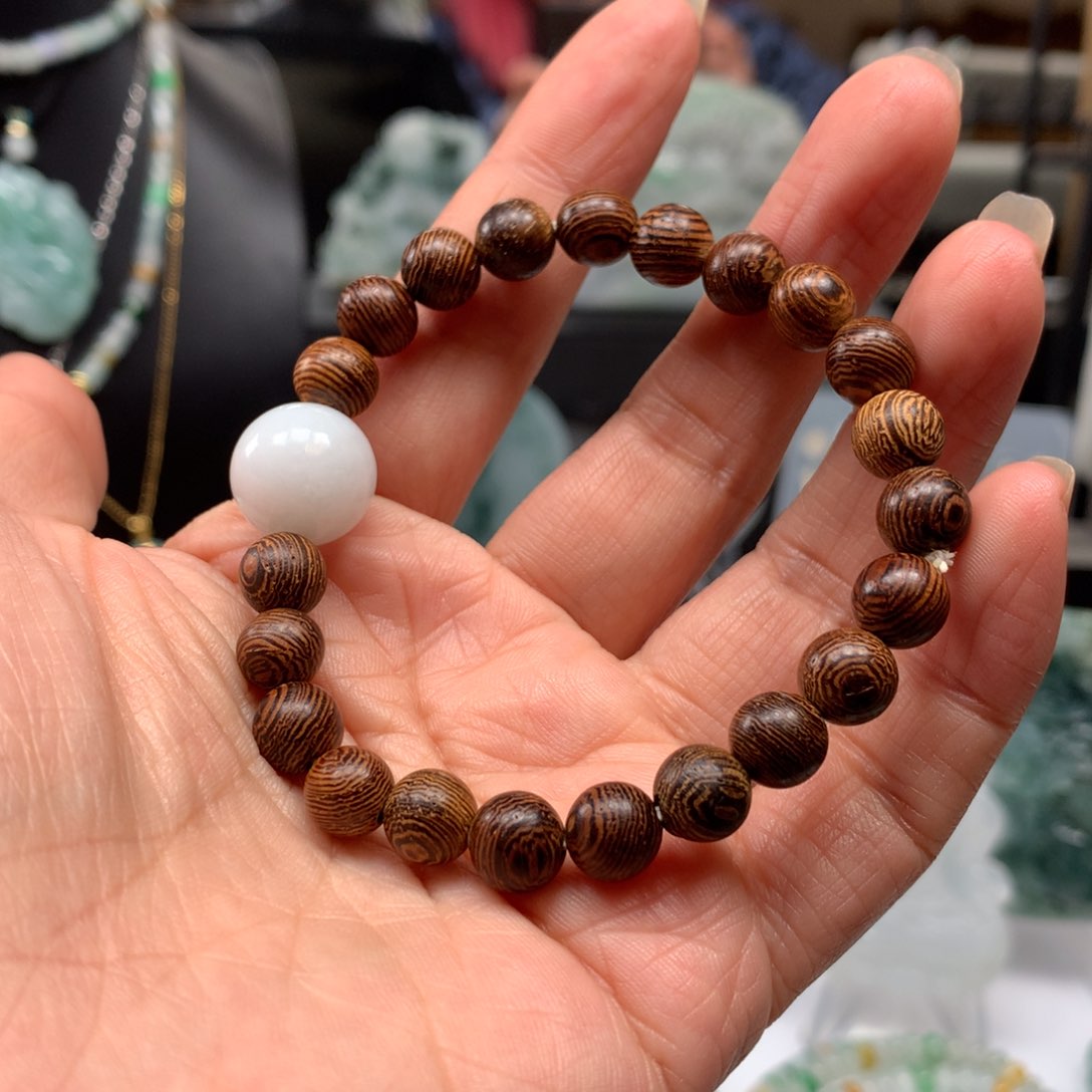 翡翠颈饰未镶嵌单珠手串