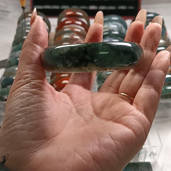 哆***梦玛瑙/玉髓未镶嵌手镯