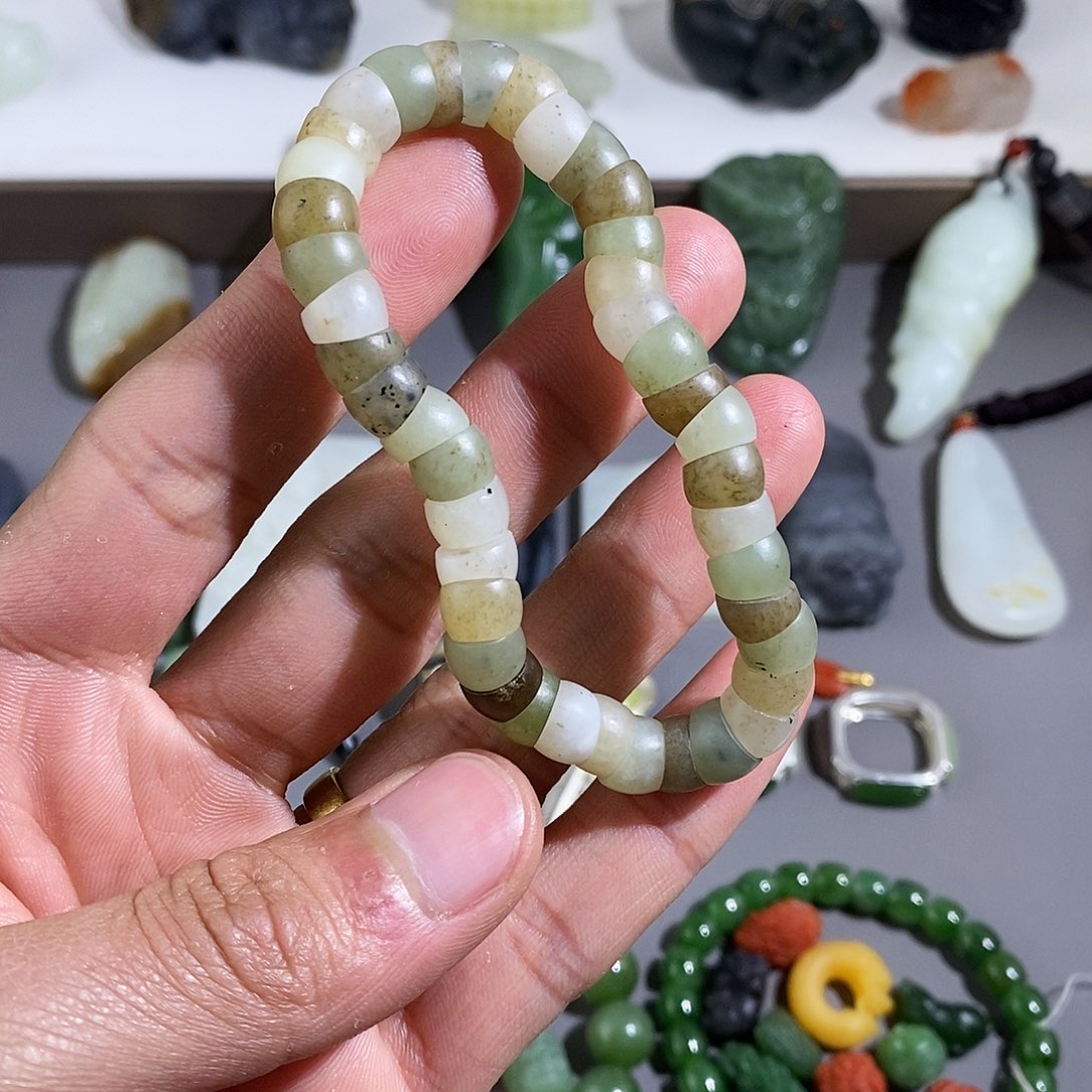 和田玉项链未镶嵌猪大肠