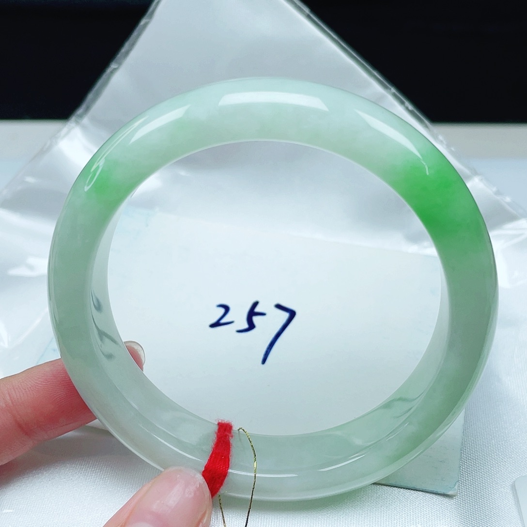 翡翠未镶嵌手镯正圈57.5