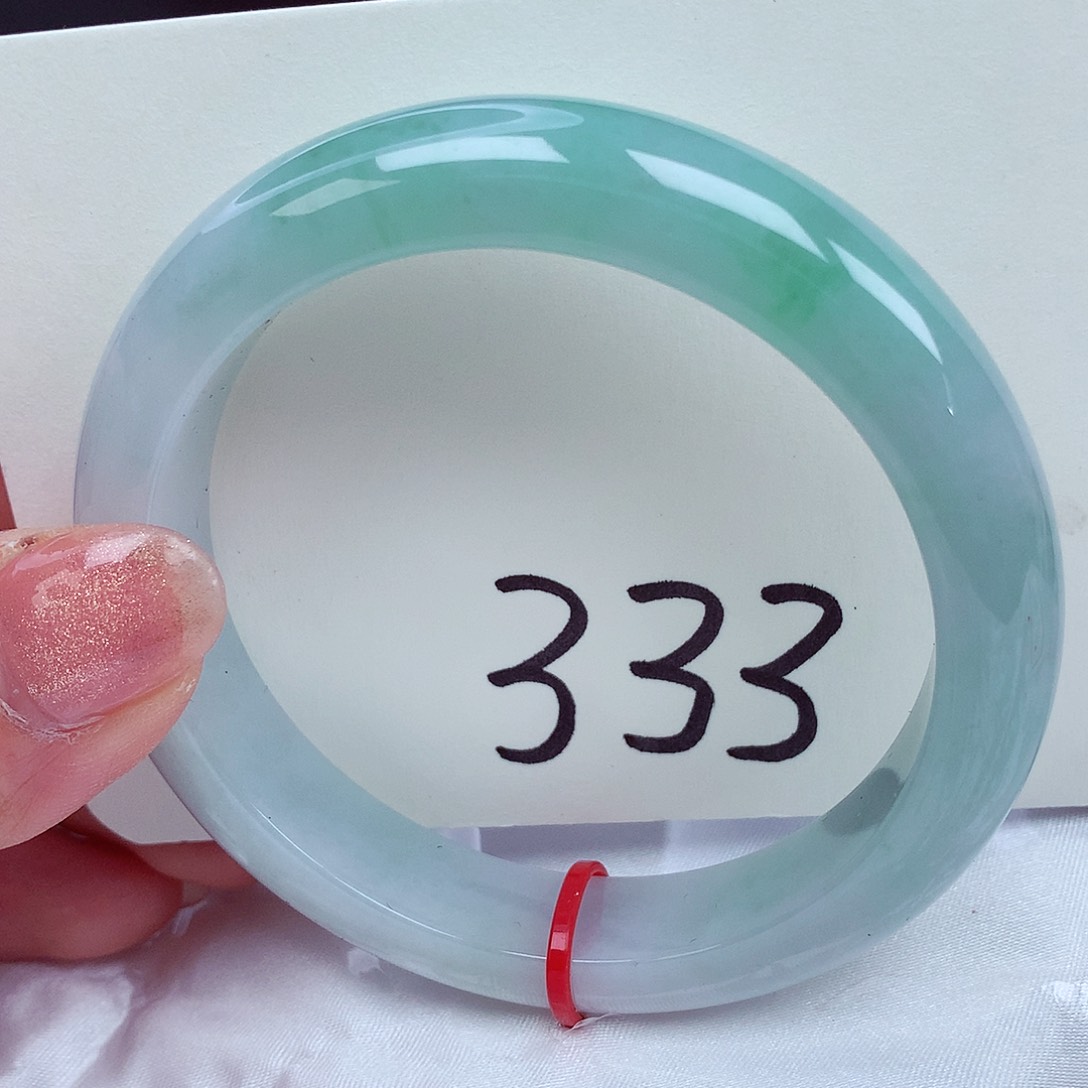 翡翠手镯未镶嵌翡翠