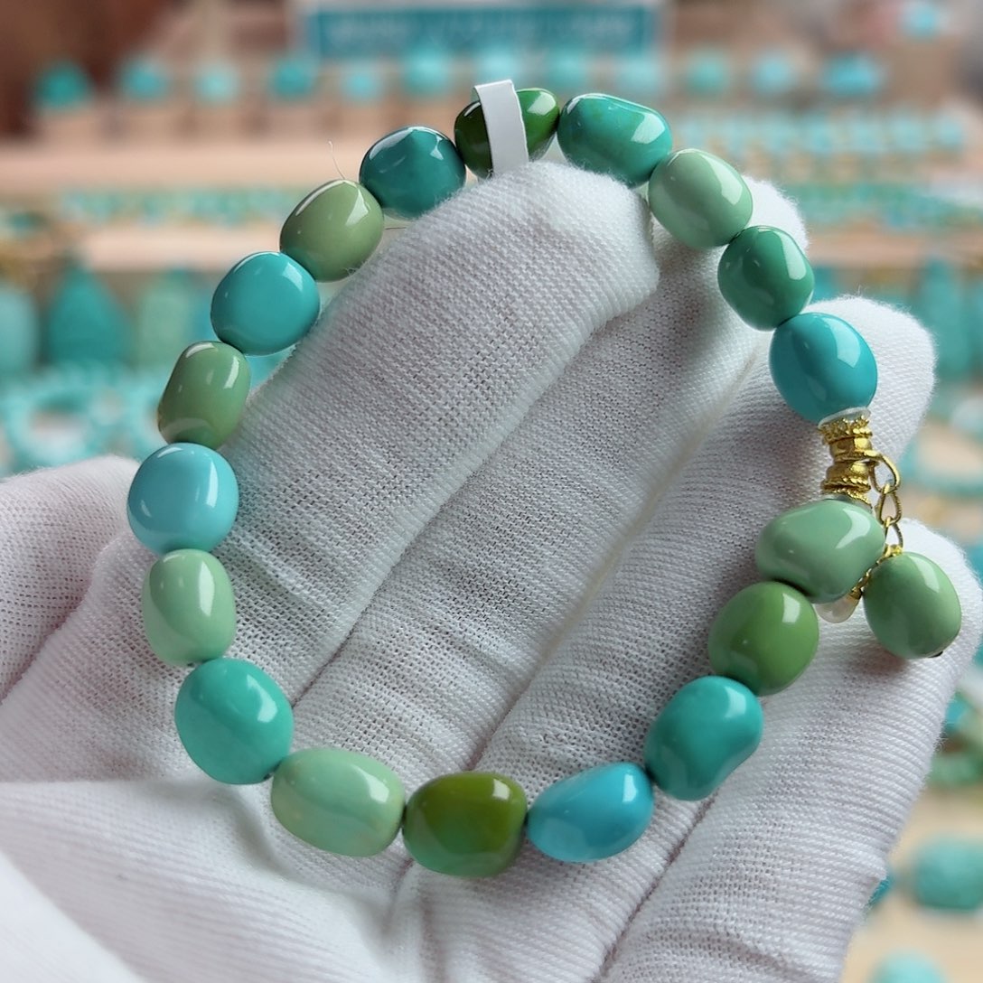 绿松石未镶嵌珠宝奇石