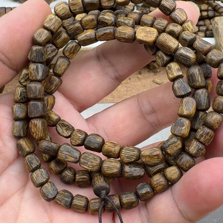 沉香手串乌身手串15克