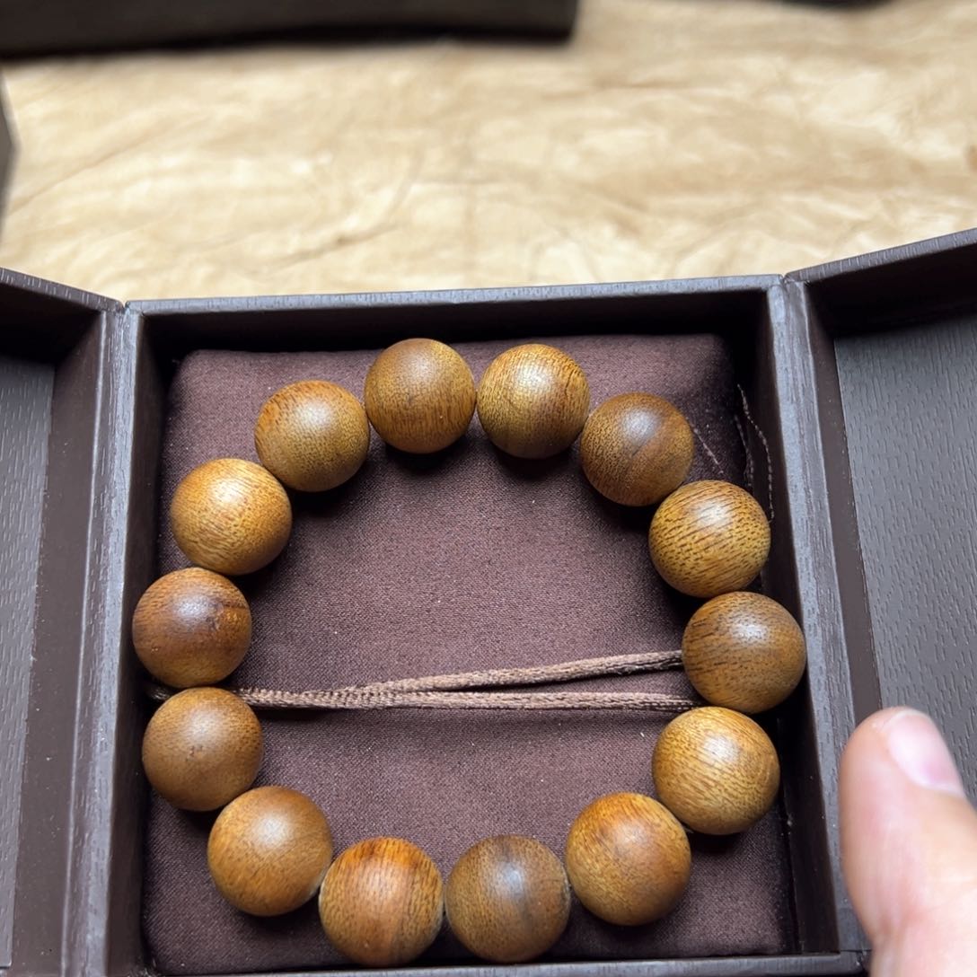 大叶紫檀（黑酸枝木类）