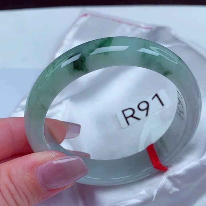 翡翠未镶嵌手镯手镯