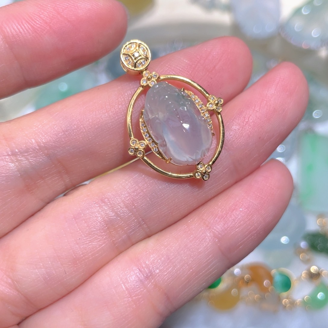 翡翠颈饰18K金镶嵌翡翠