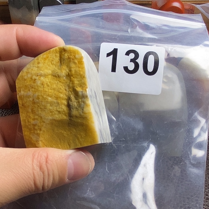 老挝石精美的巴林素章