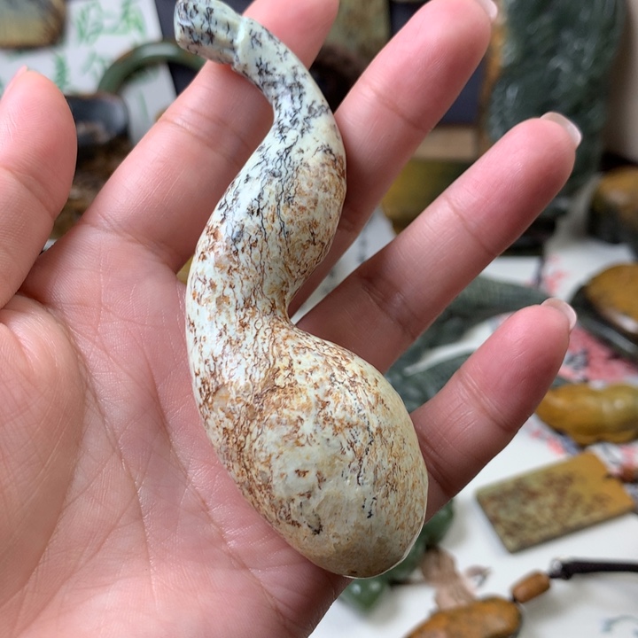 透闪石质玉手把未镶嵌