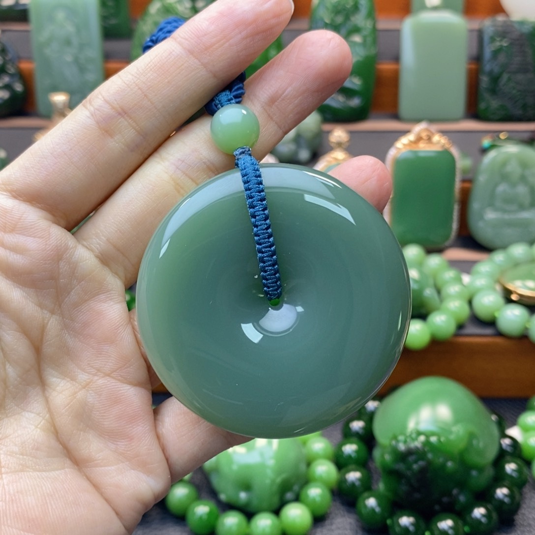 颈饰未镶嵌和田玉（碧玉）朱*力平安扣