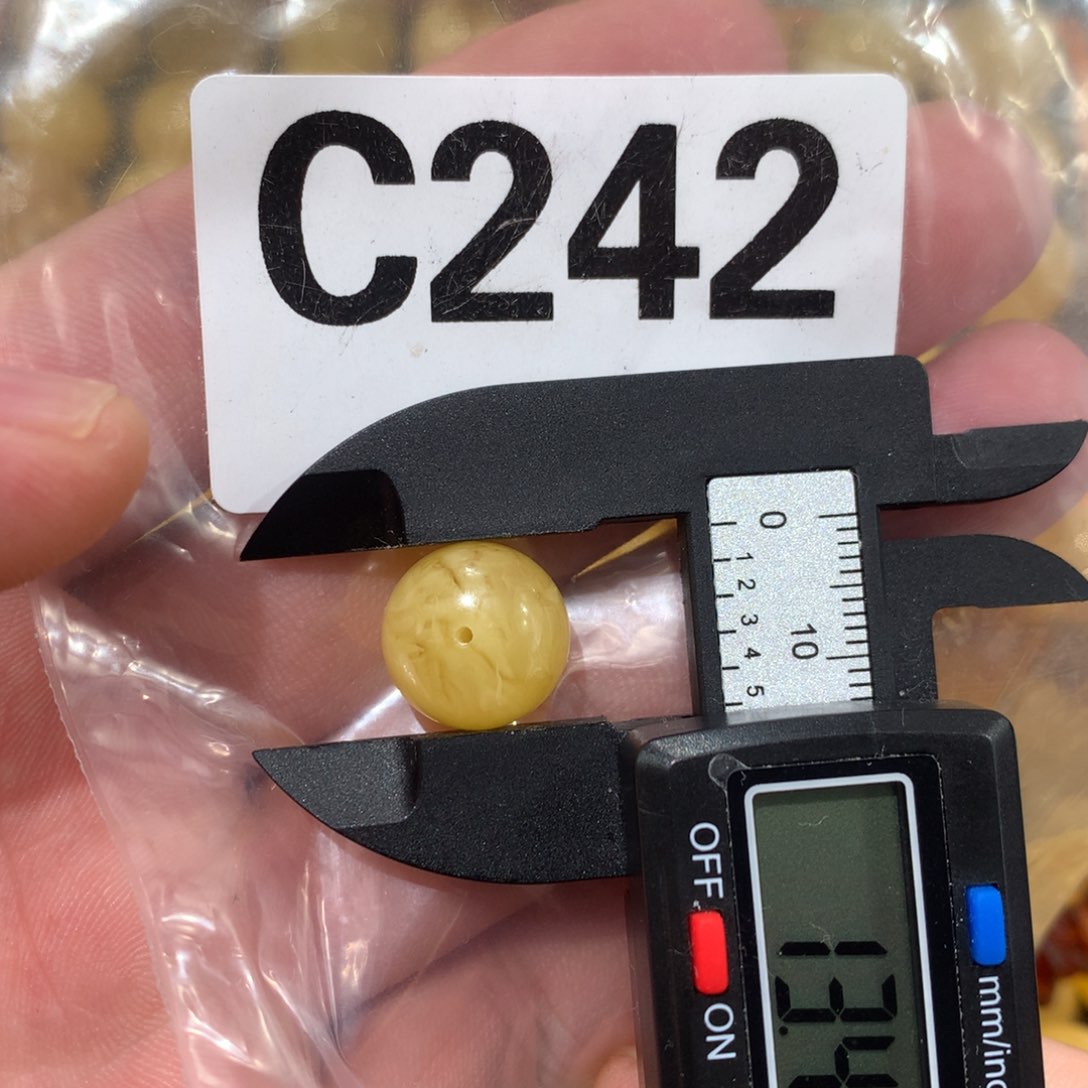 未镶嵌琥珀珠宝奇石