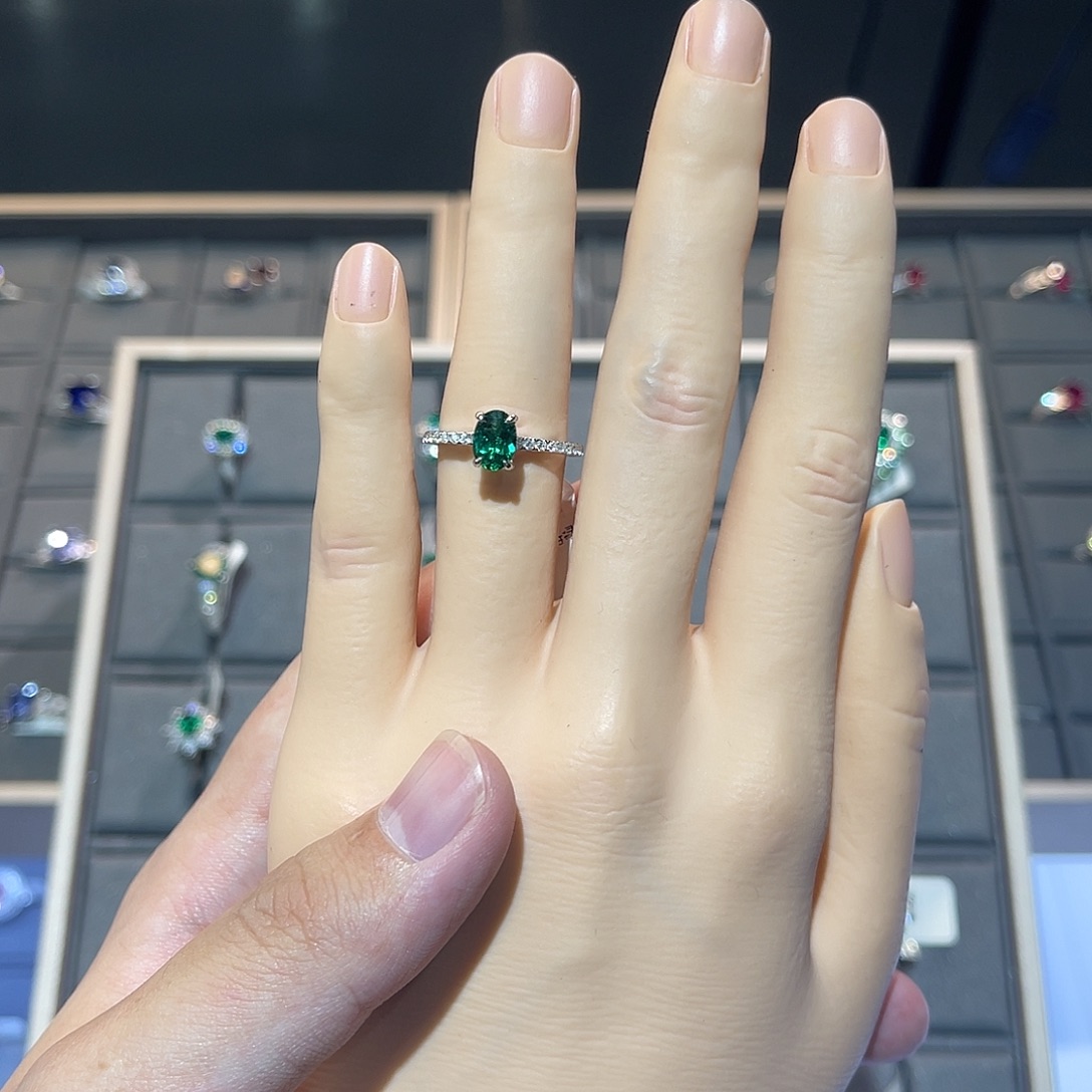 925银培育宝石时尚精美戒指