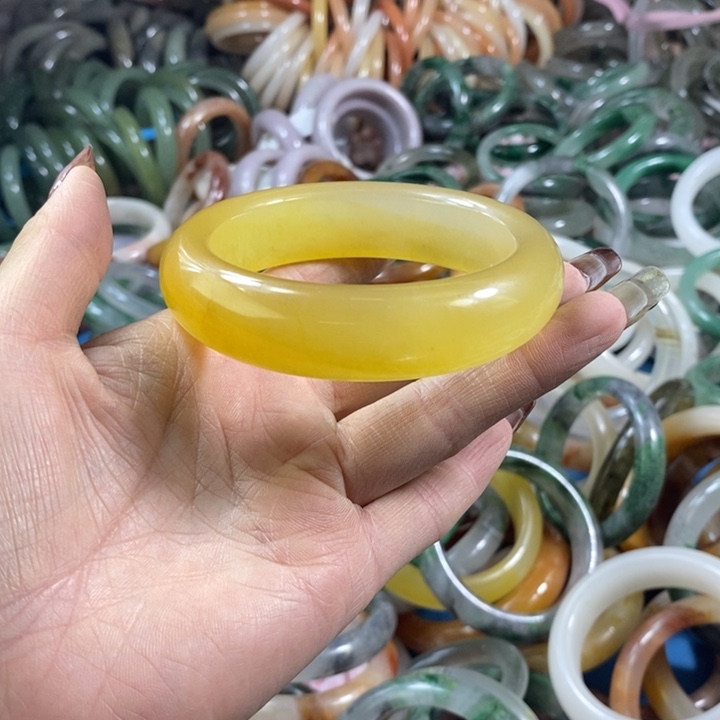 石英质玉手镯未镶嵌陈*