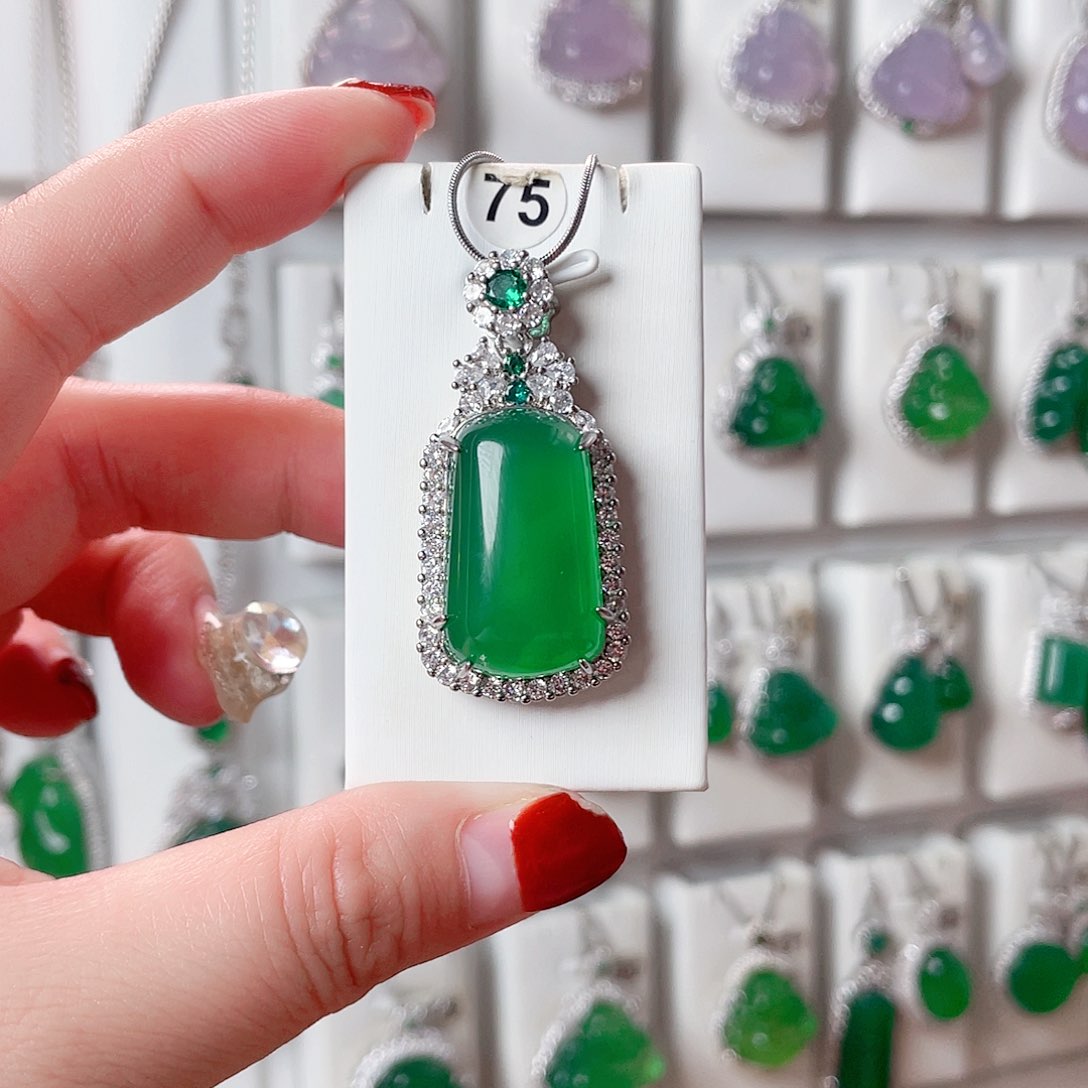 玛瑙/玉髓吊坠(赠链)未镶嵌