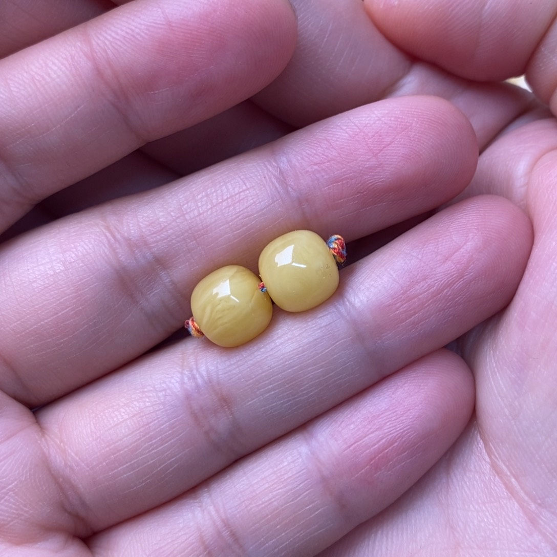 裸石琥珀未镶嵌想***字蜜蜡