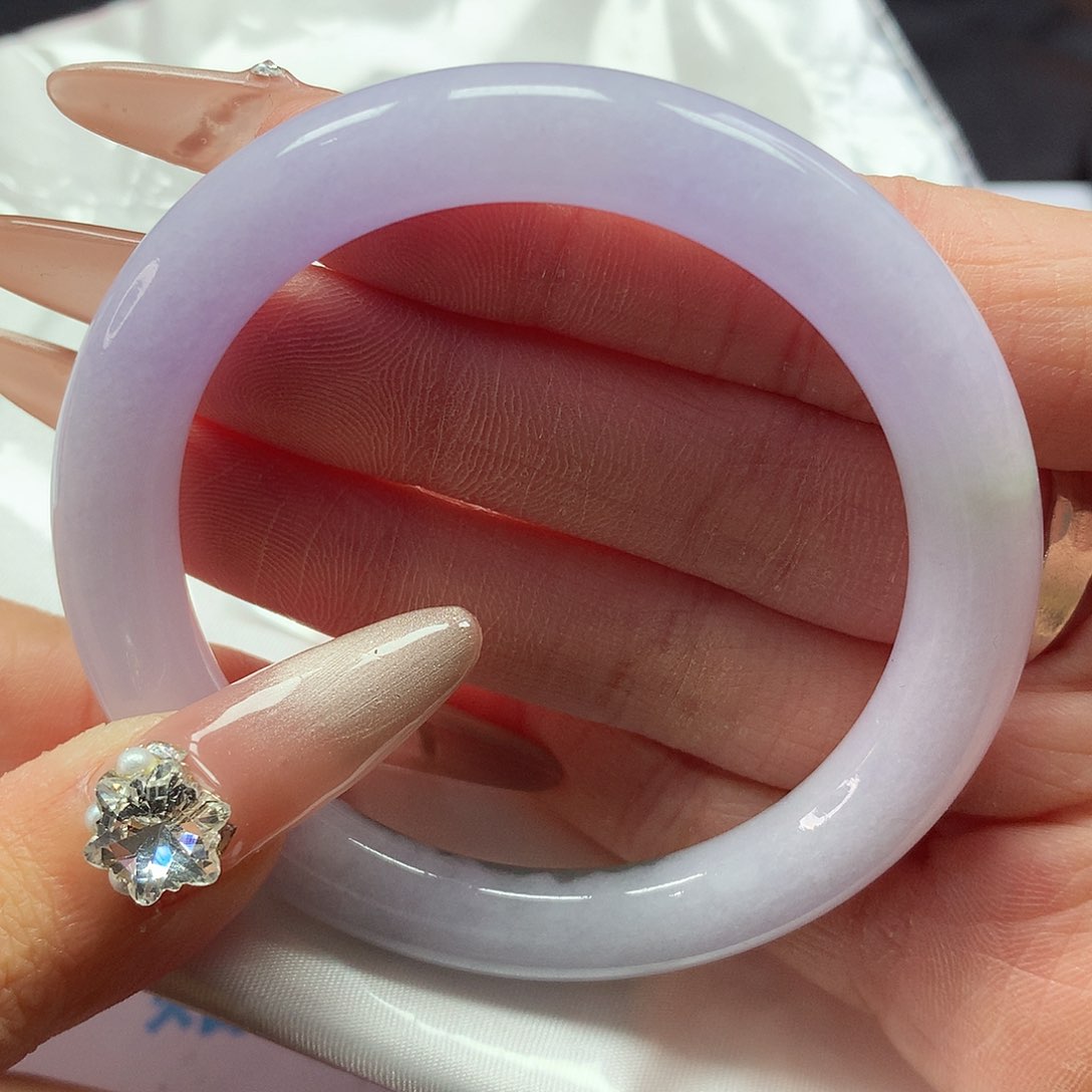 翡翠手镯未镶嵌52圈