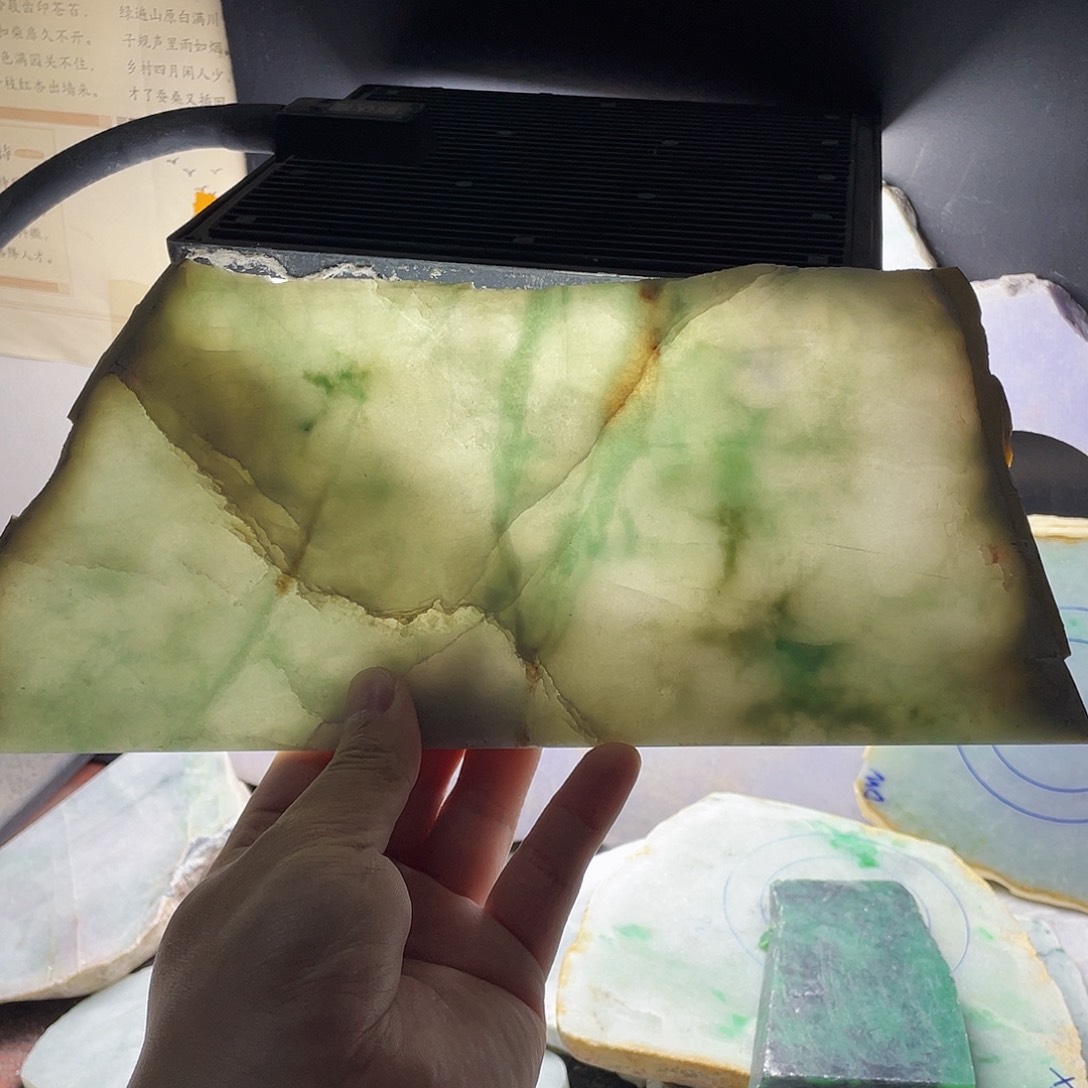 翡翠颈饰未镶嵌毛料65