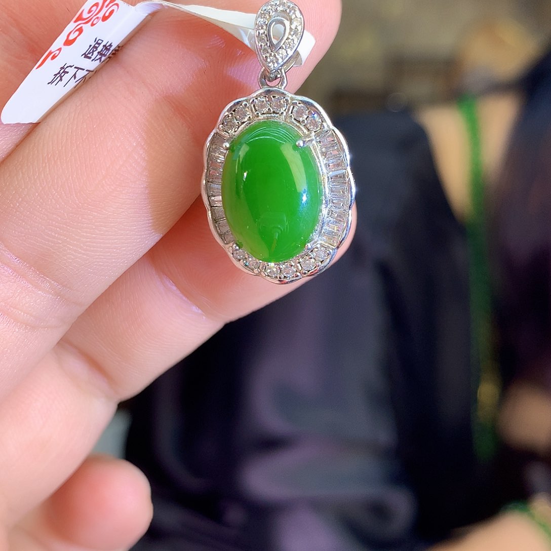 颈饰银S925镶嵌和田玉（碧玉）吊坠