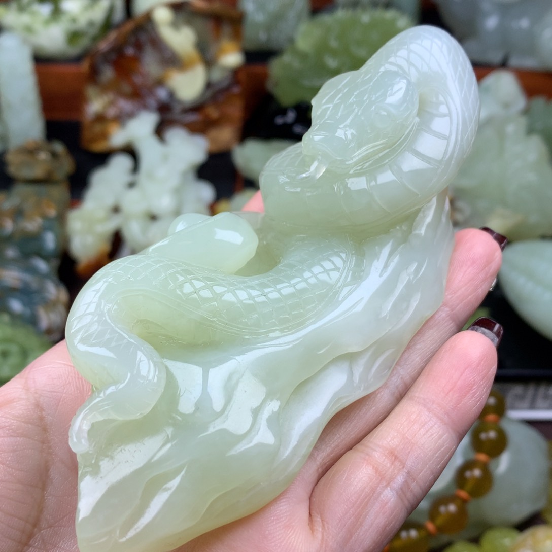 岫玉手把件未镶嵌