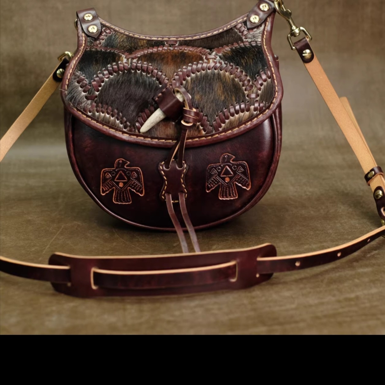【欢颜马鞍包】皮雕工艺