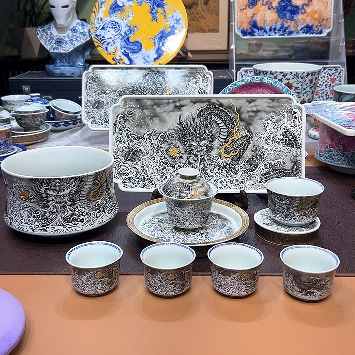 摆件景德镇陶瓷研究所工作的