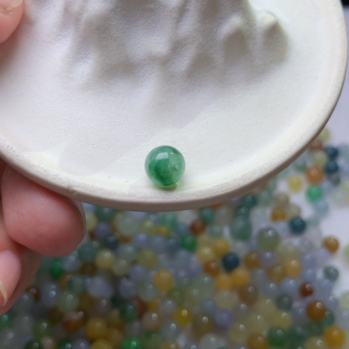 翡翠颈饰未镶嵌猪猪