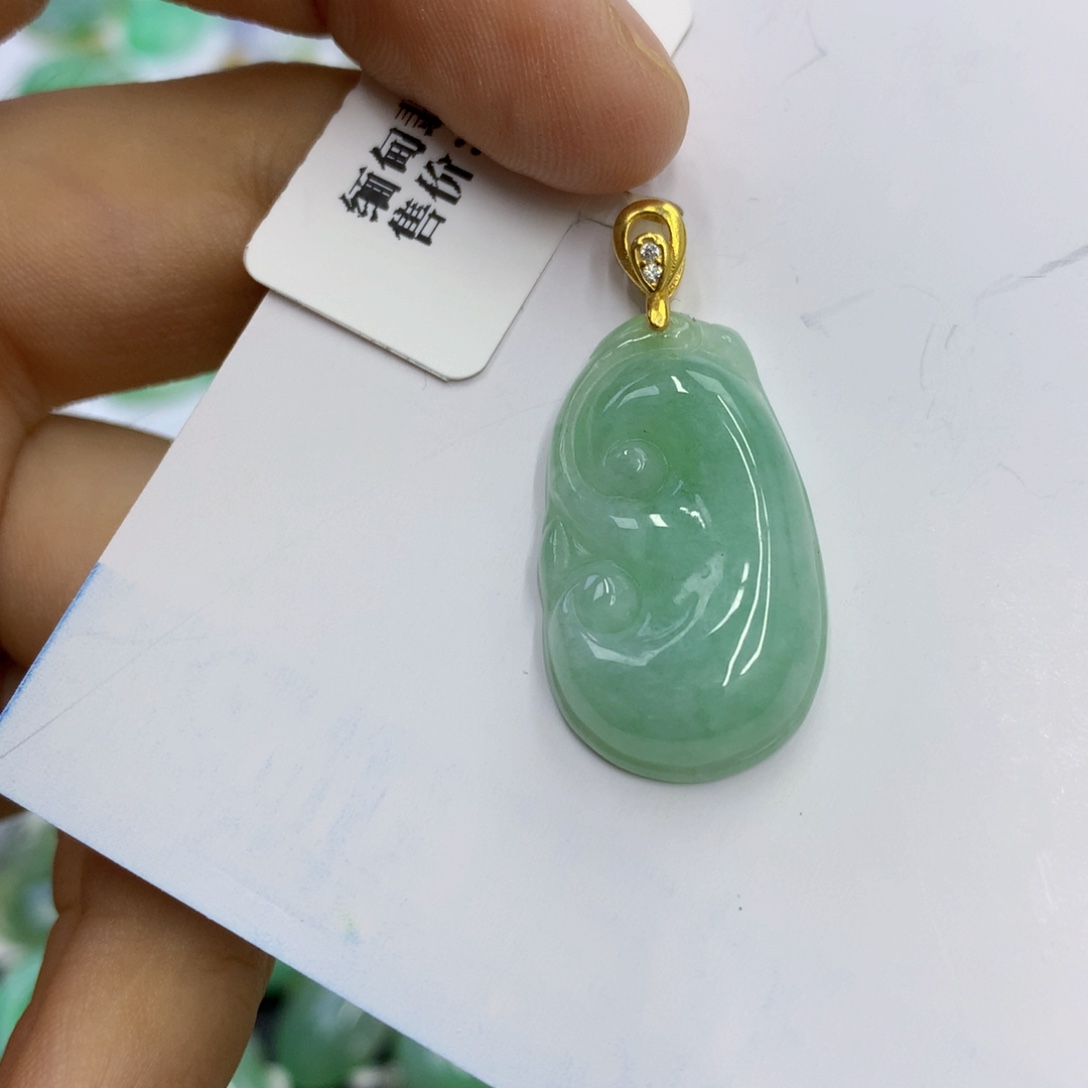 翡翠未镶嵌颈饰翡翠