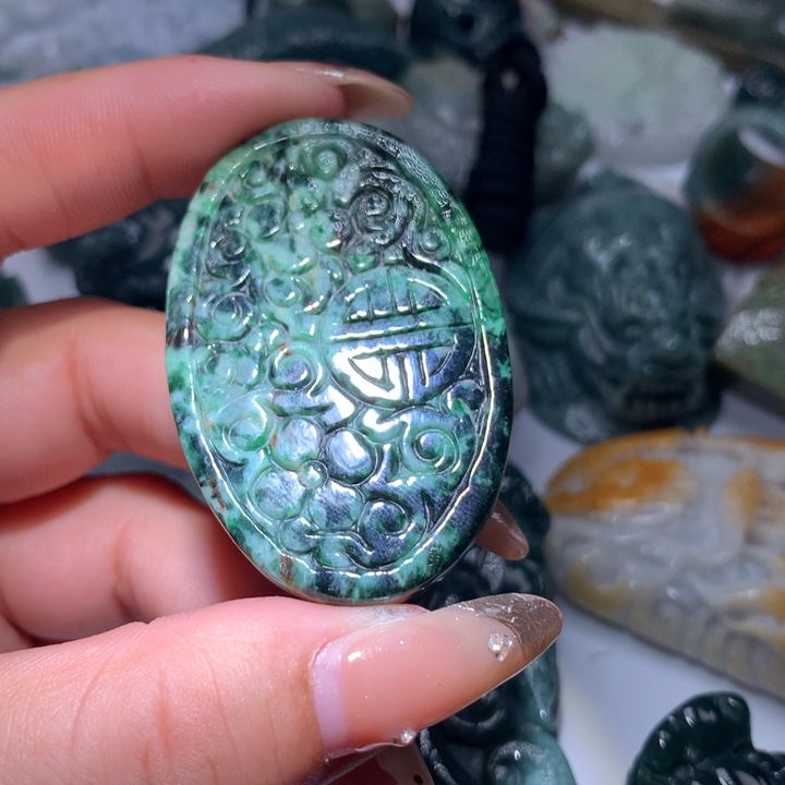 翡翠未镶嵌颈饰保真天然A货翡翠