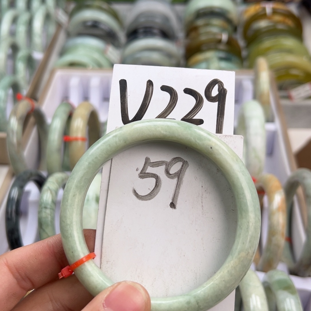 岫玉手镯未镶嵌天然岫玉