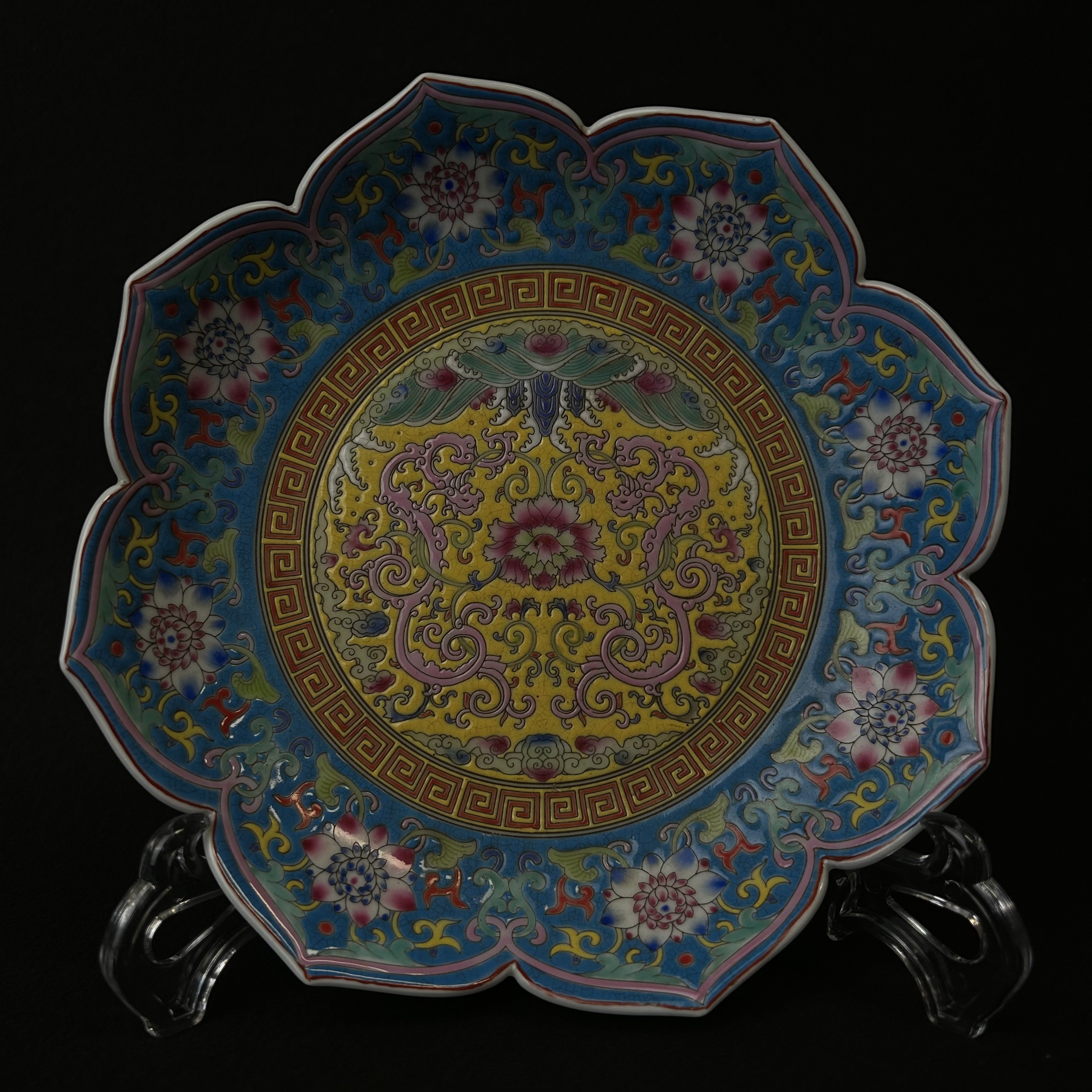 WYTCC2006-011684Q清代珐琅彩异形赏盘