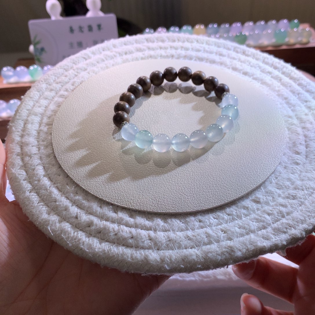 翡翠散珠卡8-9mm冰山美人