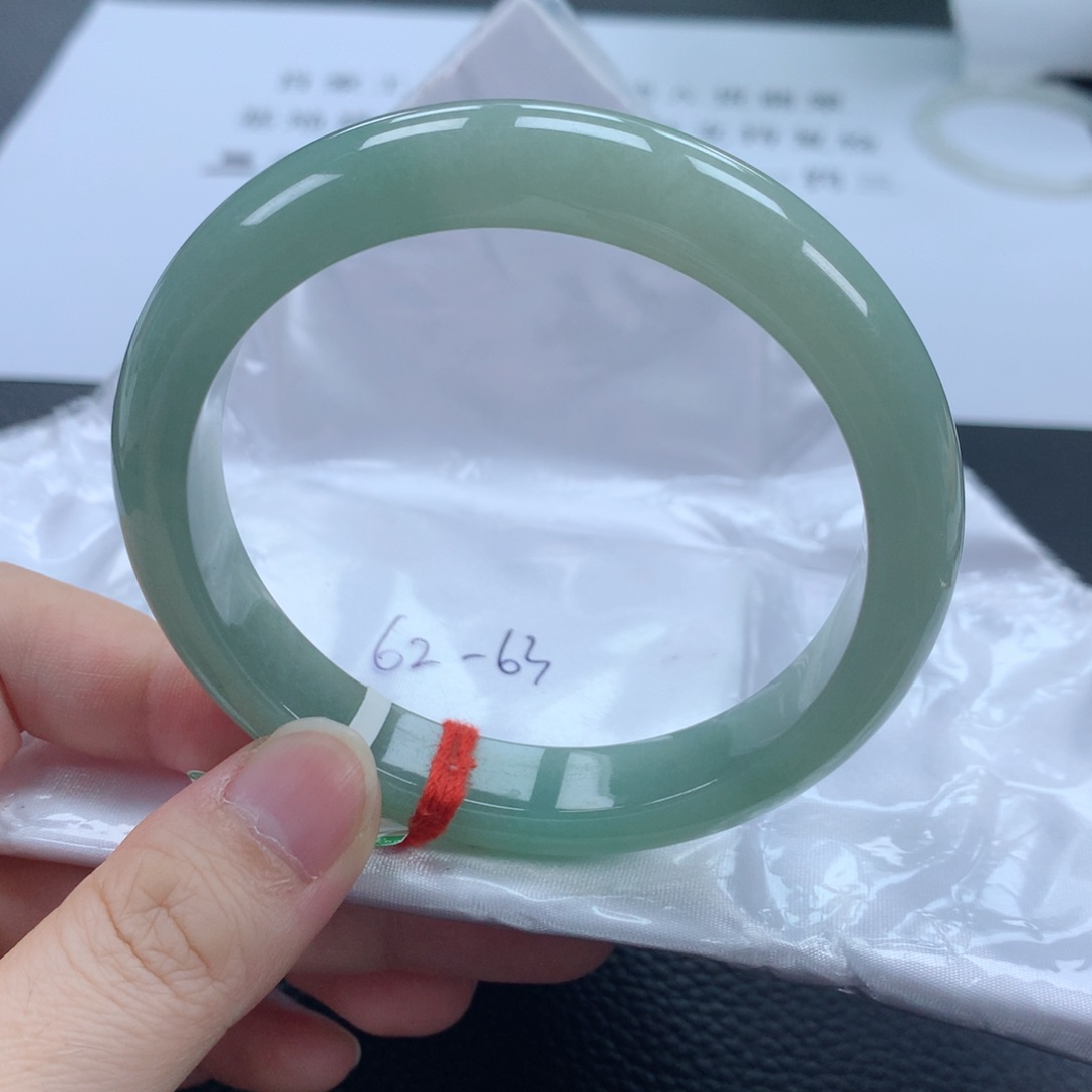 翡翠手镯未镶嵌缅甸天然翡翠手镯62圈口