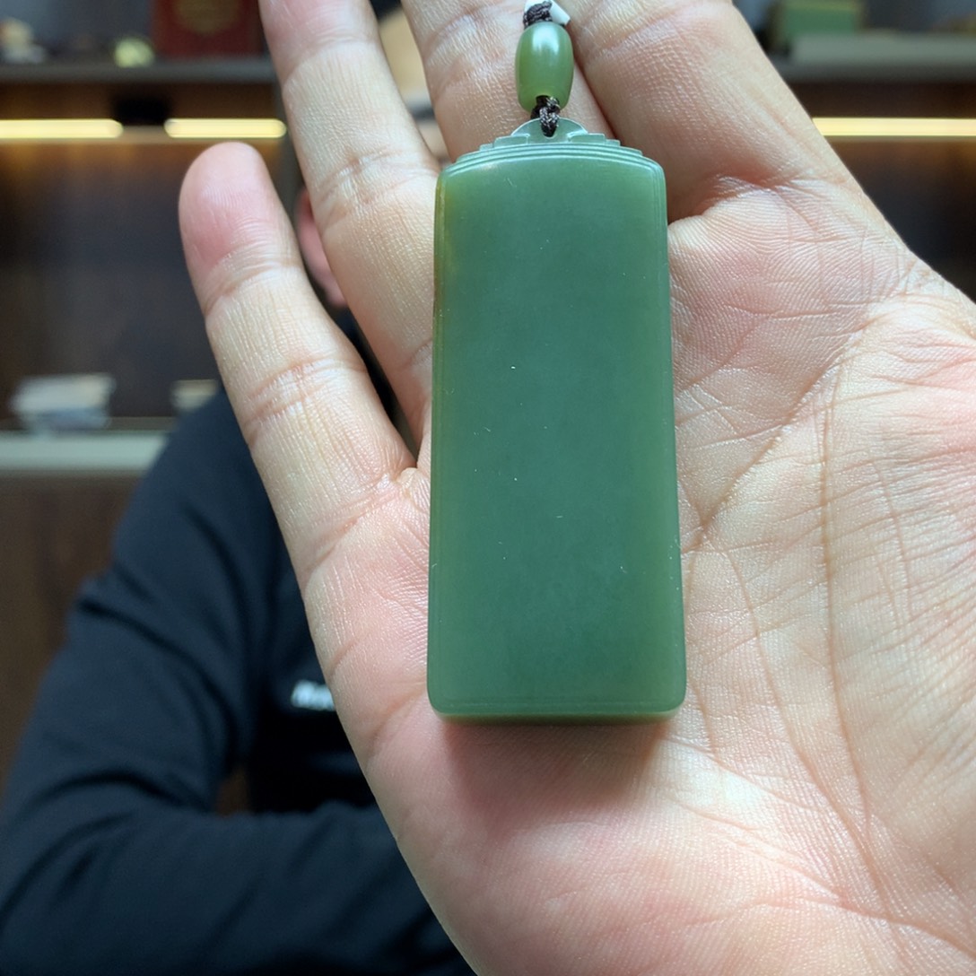 岫岩河磨玉（透闪石质玉）颈饰未镶嵌逍*鱼