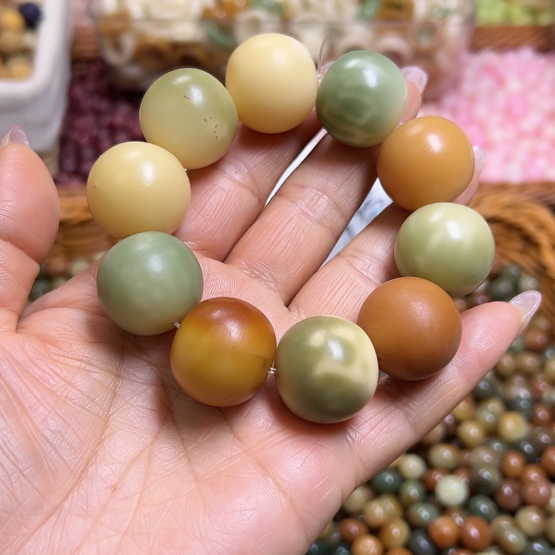 白玉菩提吊坠瑕疵23串一条