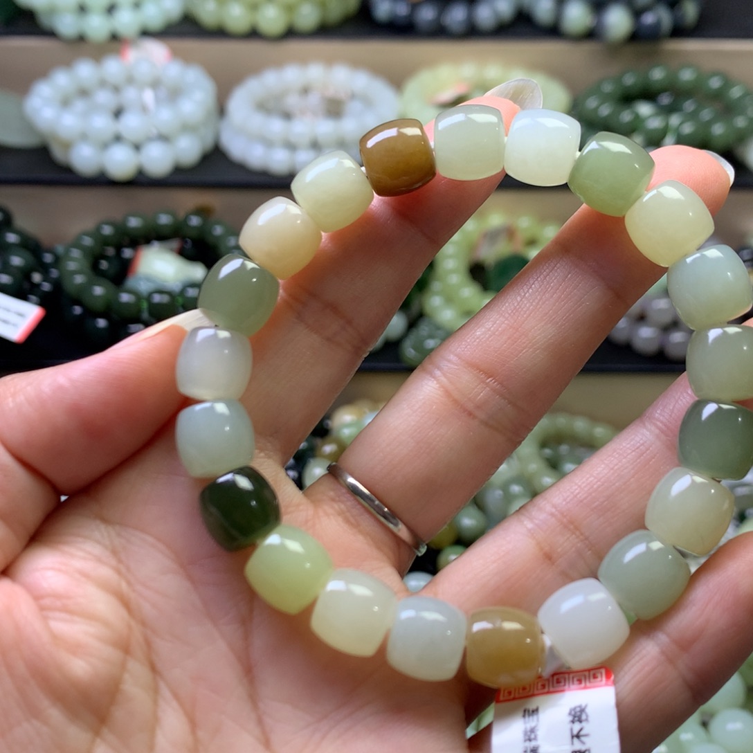 用***5和田玉未镶嵌手链