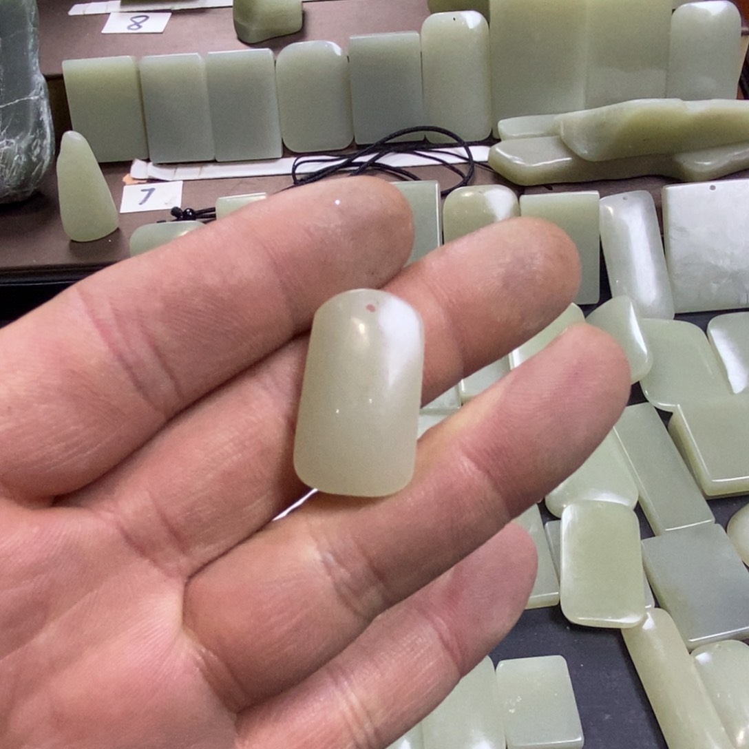 颈饰未镶嵌和田玉虎*儿010