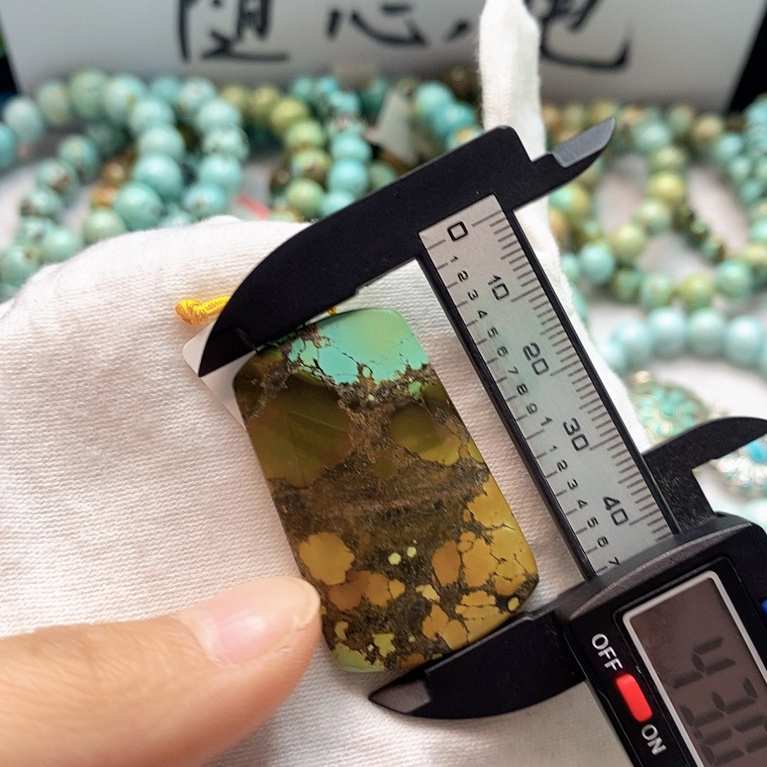 如***好绿松石未镶嵌珠宝奇石