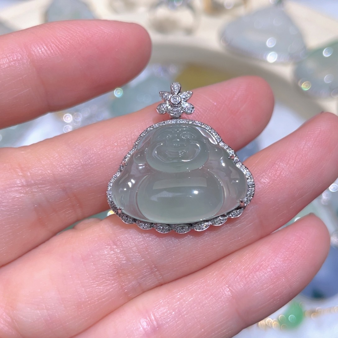 翡翠颈饰18K金镶嵌翡翠