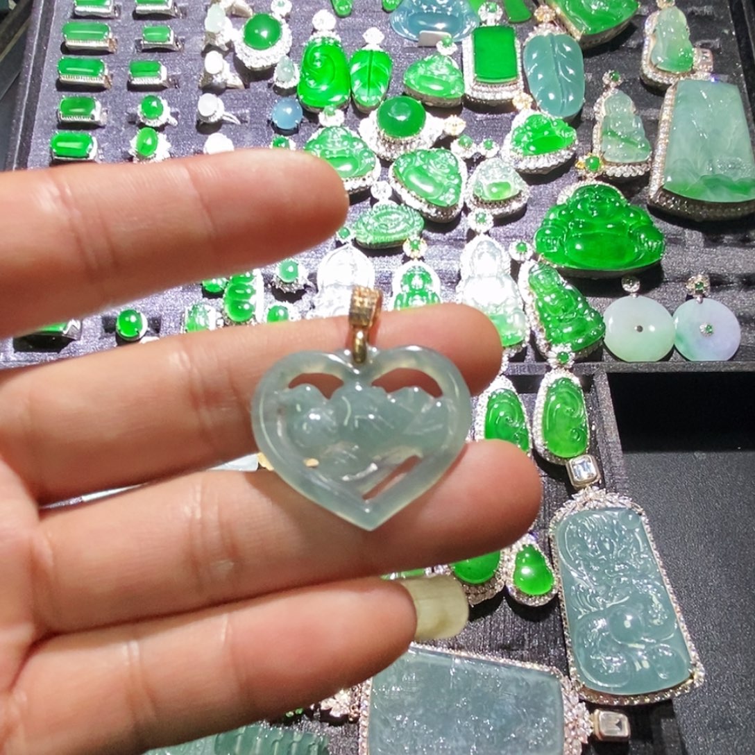 翡翠未镶嵌吊坠(赠链)A货翡翠11